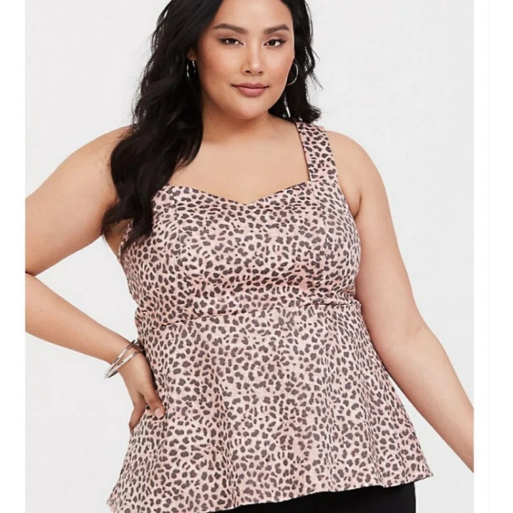 Torrid pink leopard top Sz 1
